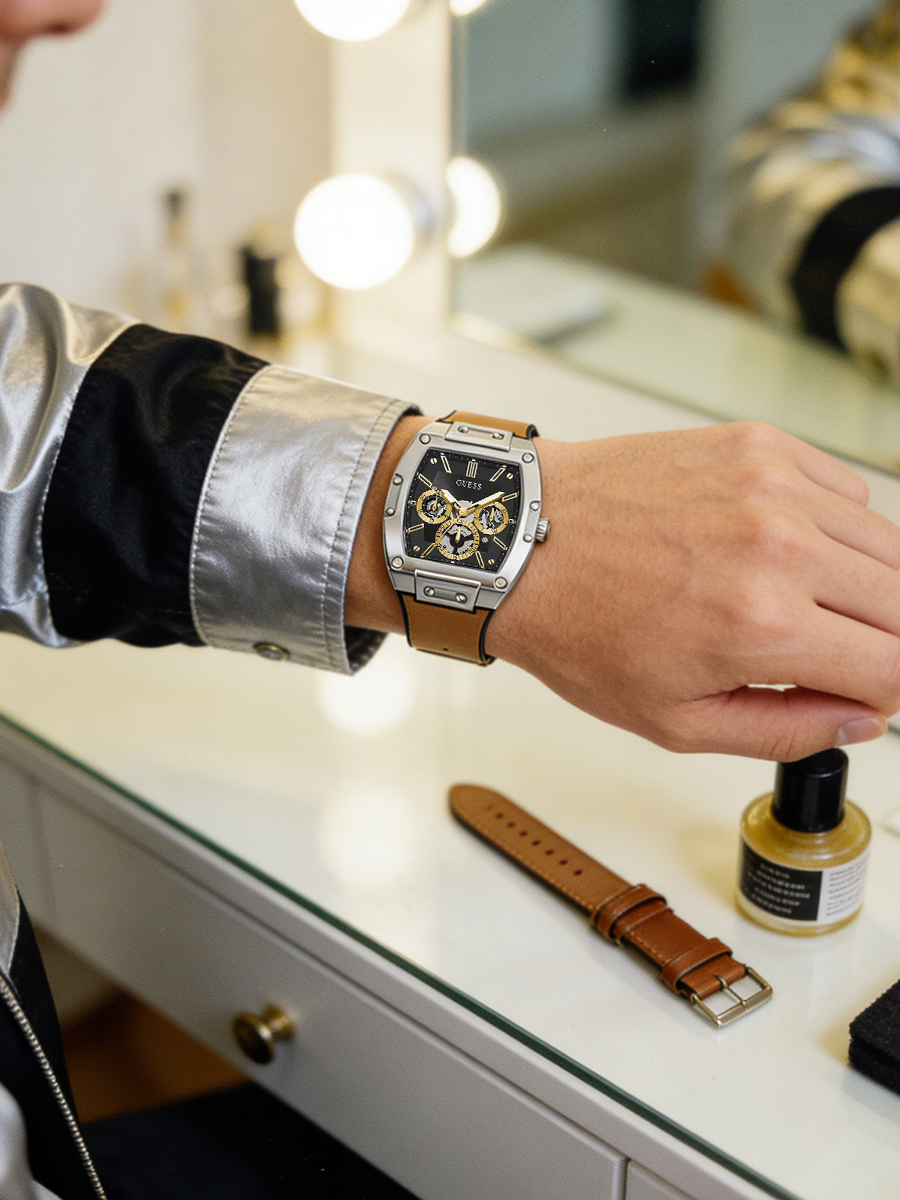 GUESS Men's Tonneau Watch Blac - Smartwatch Guess 리뷰 및 가격